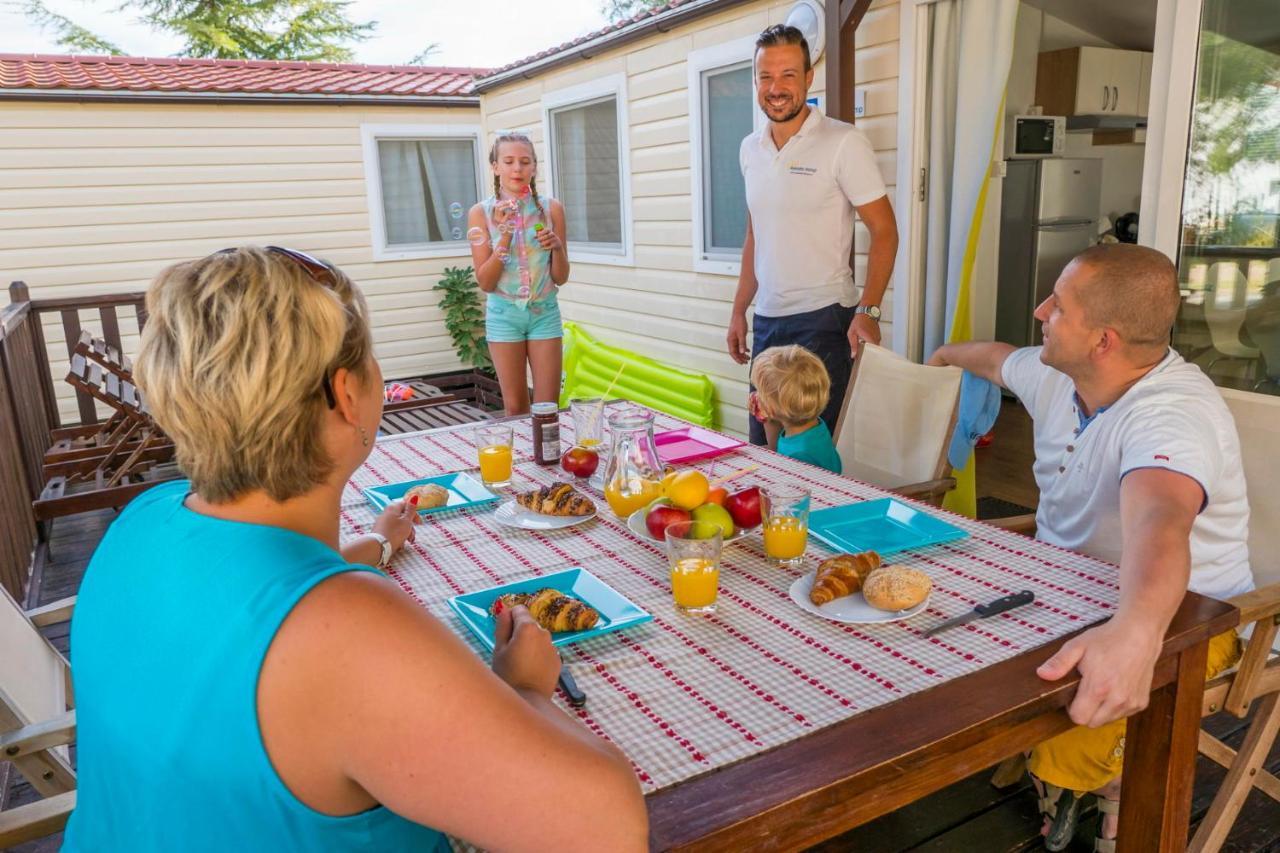 Mobile Homes Solaris Vacanceselect Šibenik Екстериор снимка